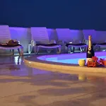 Appartamento With Sunset Terrace