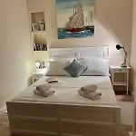Appartamento With Sunset Terrace