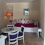 Apartment With Sunset Terrace Mlini