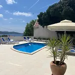 Apartment With Sunset Terrace *