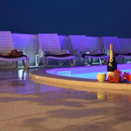 Lägenhet Luxury Sunny