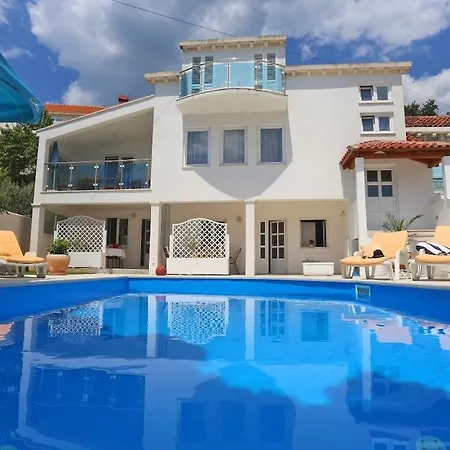 Apartment With Sunset Terrace