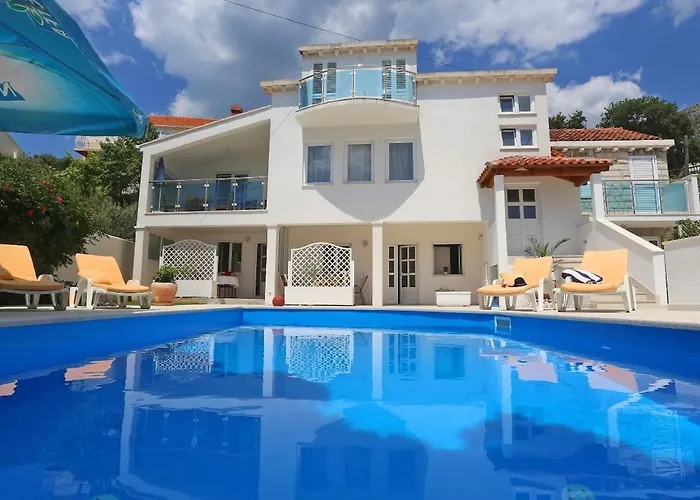 Apartment With Sunset Terrace